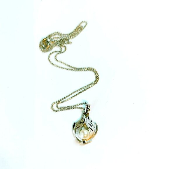 Vintage Sterling Silver 925 Pearl Pendant Leaf Motif Necklace - Picture 3 of 5